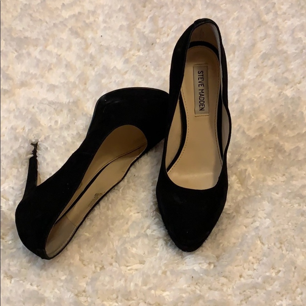 Phantom black suede 6in Steve Madden heels!